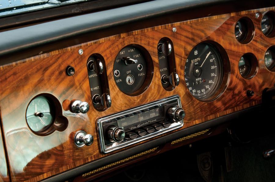 Панель приборов Bentley S2 Continental Coupe by Mulliner 1960 года  (фото 9 из 23)